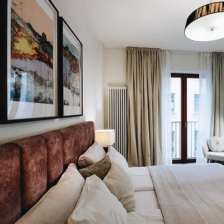 Charming & Quiet Retreat In Historic Old Town *