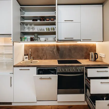 Charming & Quiet Retreat In Historic Old Town Апартаменты *