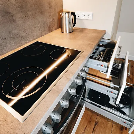 Charming & Quiet Retreat In Historic Old Town Апартаменты Рига