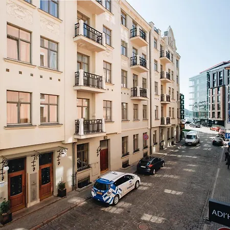 Апартаменты Charming & Quiet Retreat In Historic Old Town