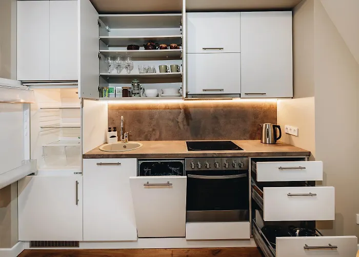 Charming & Quiet Retreat In Historic Old Town Апартаменты *