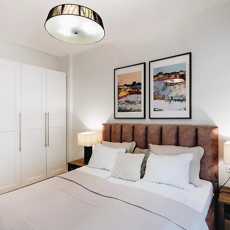 Апартаменты Charming & Quiet Retreat In Historic Old Town *