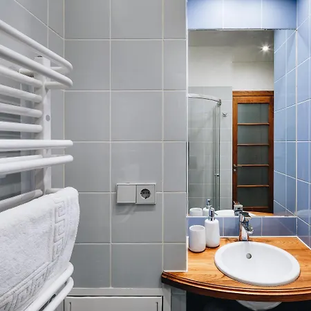 Апартаменты Charming & Quiet Retreat In Historic Old Town Рига