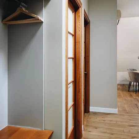 Апартаменты Charming & Quiet Retreat In Historic Old Town *
