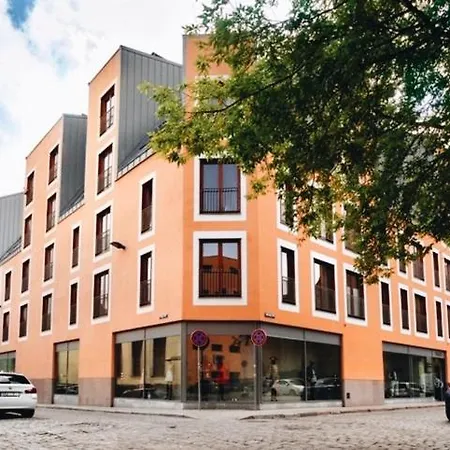 Charming & Quiet Retreat In Historic Old Town *
