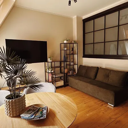 Charming & Quiet Retreat In Historic Old Town Апартаменты *