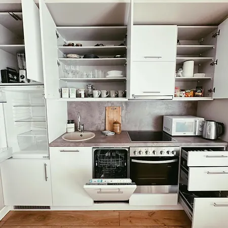 Charming & Quiet Retreat In Historic Old Town *