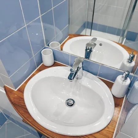 Апартаменты Charming & Quiet Retreat In Historic Old Town *