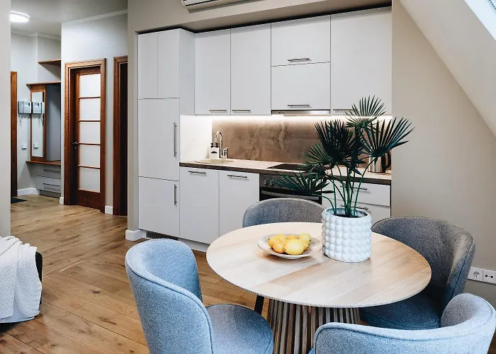 Charming & Quiet Retreat In Historic Old Town