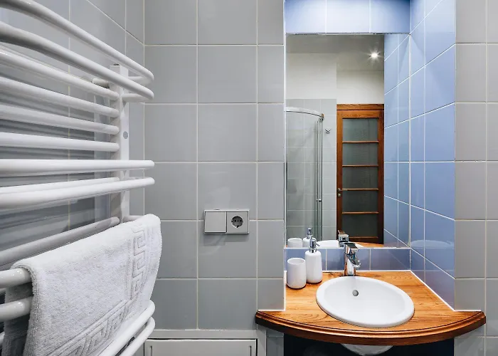 Apartment Charming & Quiet Retreat In Historic Old Town Riga