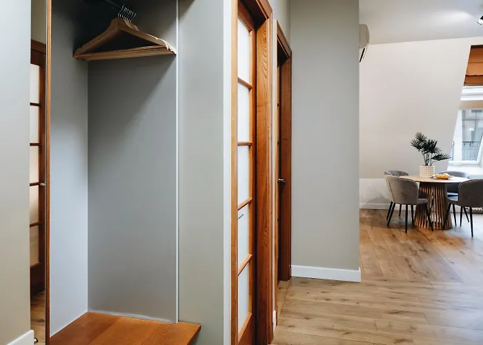 Apartment Charming & Quiet Retreat In Historic Old Town *